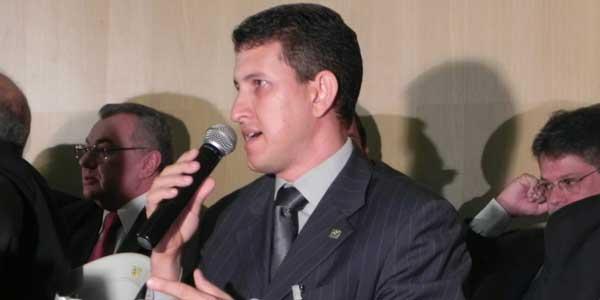 Superintendente da Infraero no Nordeste, Fernando de Castro, explica sobre a reforma (Imagem:Divulgação)