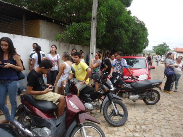 Primeiro dia de bazar solidário é sucesso na APAE de Floriano.(Imagem:FlorianoNews)