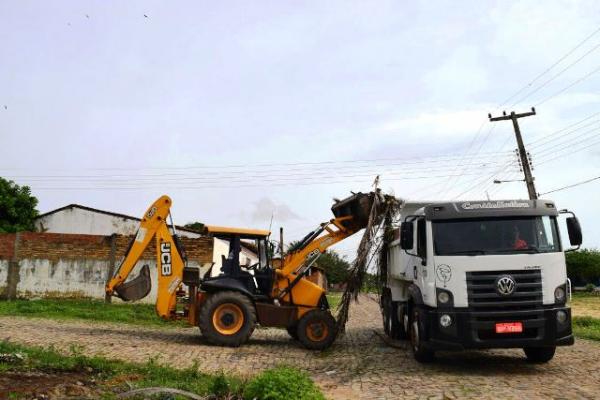 Prefeitura inicia mutirão em combate a dengue nos bairros de Floriano.(Imagem:Waldemir Miranda)