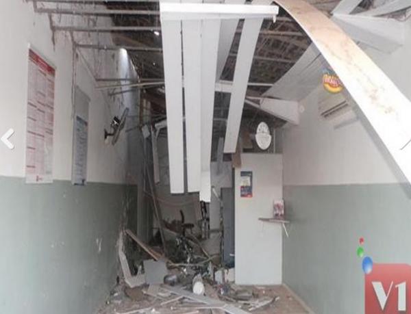 Bandidos explodem banco e atiram mais de 100 vezes contra delegacia(Imagem:Cidadeverde.com)