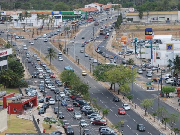 Moradores reclamam da falta de água diária no bairro Renascença I.(Imagem:G1 PI)