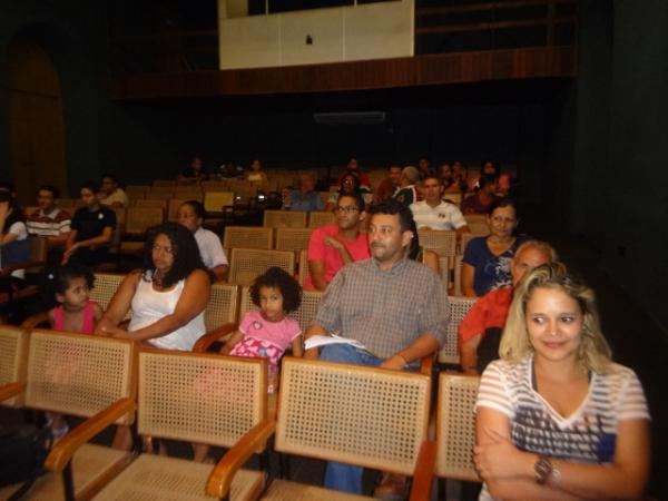 Realizado Sarau Popular de Floriano no Teatro Maria Bonita.(Imagem:FlorianoNews)