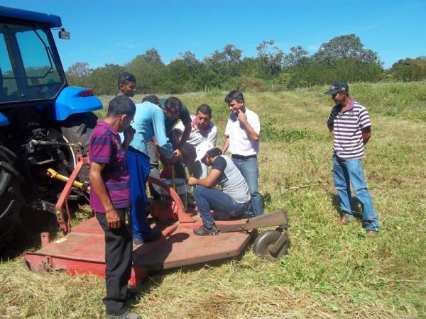 Operadores de máquinas agrícolas de Floriano passam por capacitação.(Imagem:Assessoria de Comunicação)