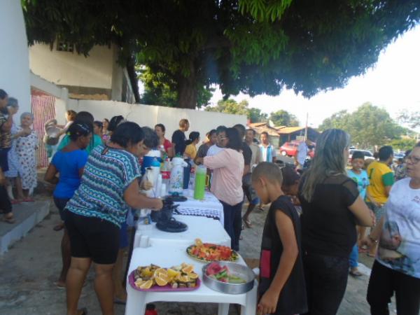 Café da manhã partilhado marca abertura dos festejos de Santa Cruz em Floriano.(Imagem:FlorianoNews)