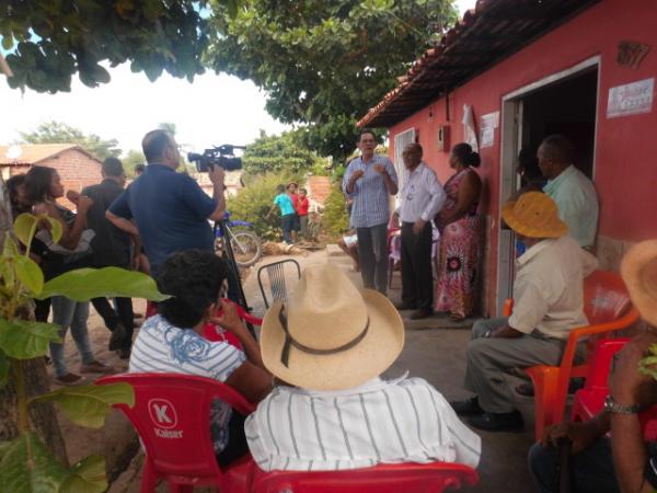 Oscar Procópio prestigia Festa do Vaqueiro e conversa com lideranças em Nazaré do Piauí.(Imagem:Ascom)