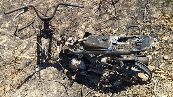 Moto roubada é encontrada carbonizada em Floriano.(Imagem:Divulgação)