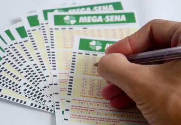 Prêmio principal da Mega-Sena pode pagar R$ 25 milhões neste sábado.(Imagem:Divulgação)