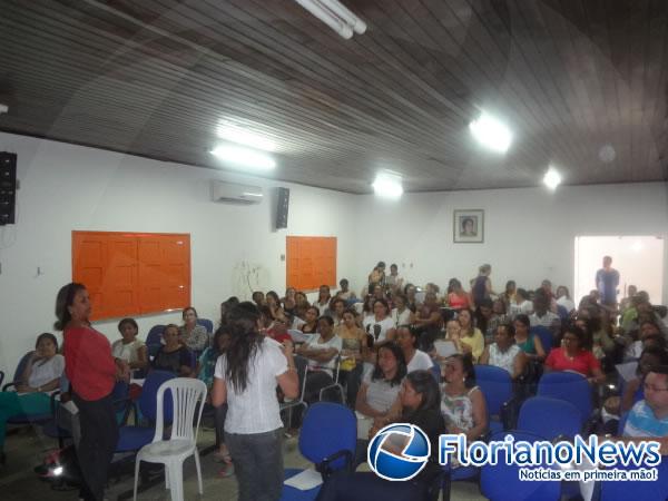 Secretaria Municipal de Educação realizou reunião sobre o encerramento do ano letivo de 2013.(Imagem:FlorianoNews)