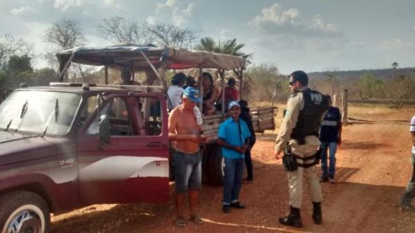 PRF prende condutor e apreende veículo de transporte clandestino no sul do Piauí.(Imagem:PRF)