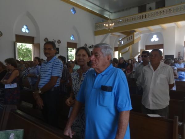 Familiares e amigos participaram da missa de corpo presente de Antão Reis.(Imagem:FlorianoNews)