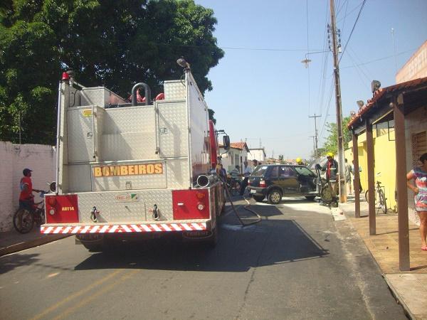 Princípio de incêndio é registrado em automóvel em Floriano(Imagem:Jc24horas)
