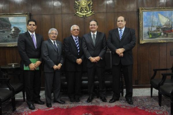 Themístocles se reúne com presidente do Senado e reforça pedido de parcerias pelo Piauí.(Imagem:Alepi)