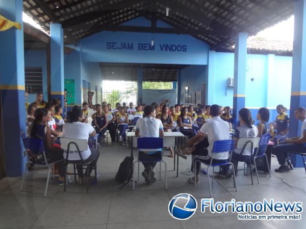 Reunião sobre eleição do Grêmio Estudantil é realizada na escola Djalma Nunes.(Imagem:FlorianoNews)