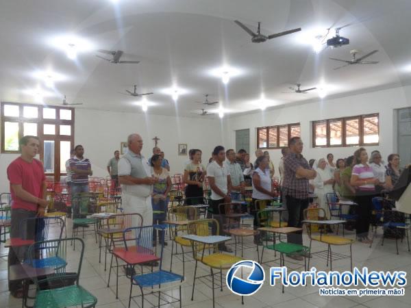 Diocese de Floriano realiza Encontro de Formação Permanente para Clero e paroquianos.(Imagem:FlorianoNews)