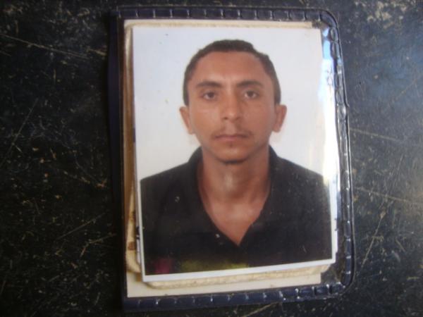 Eliezer - Encontrado morto na BR 343 de Floriano, suspeita de acidente de trânsito(Imagem:redação)