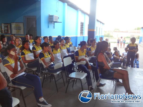 Reunião sobre eleição do Grêmio Estudantil é realizada na escola Djalma Nunes.(Imagem:FlorianoNews)