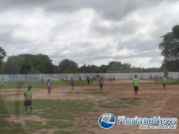 Escolinha do Jó promoveu domingo esportivo em Nazaré do Piauí.(Imagem:FlorianoNews)