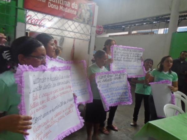Alunos do Curso de Agentes Comunitários de Saúde ministram palestra no Mercado Central.(Imagem:FlorianoNews)
