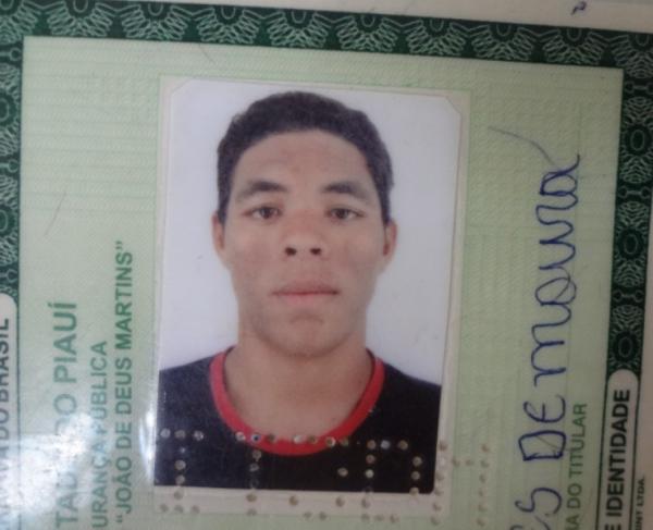 Encontrado o corpo do rapaz que se afogou  no Rio Parnaíba.(Imagem:FlorianoNews)