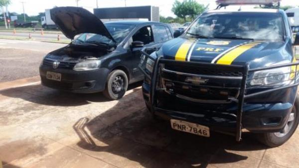 Mulher é detida com carro roubado durante abordagem na BR-316.(Imagem:PRF)