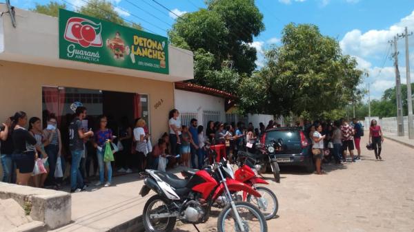  Em Floriano, candidatos ao Enem movimentam locais de prova (Imagem:FlorianoNews)