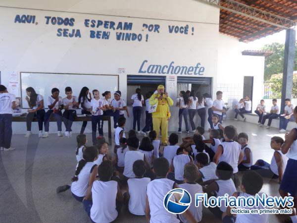 Projeto Amarelinho visita escolas e dá pontapé inicial para o festival estudantil em Barão de Grajaú.(Imagem:FlorianoNews)