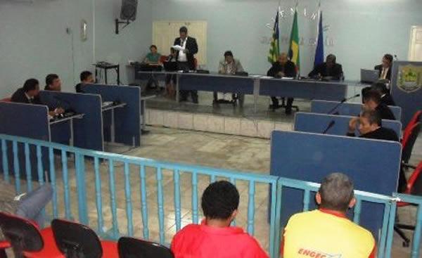 Câmara aprova Decreto, afasta Valdir, e Elmar assumirá a prefeitura(Imagem:Noticias de Uruçui)