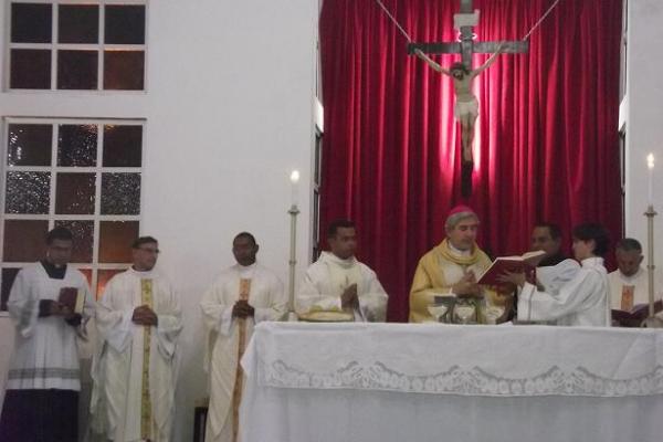 Diácono José Saraiva Júnior foi ordenado Presbítero na paróquia Sant?Ana em Floriano.(Imagem:FlorianoNews)