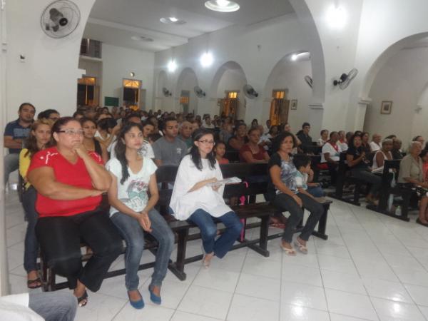 Paróquia Santo Antônio celebrou Missa do Lava-pés.(Imagem:FlorianoNews)