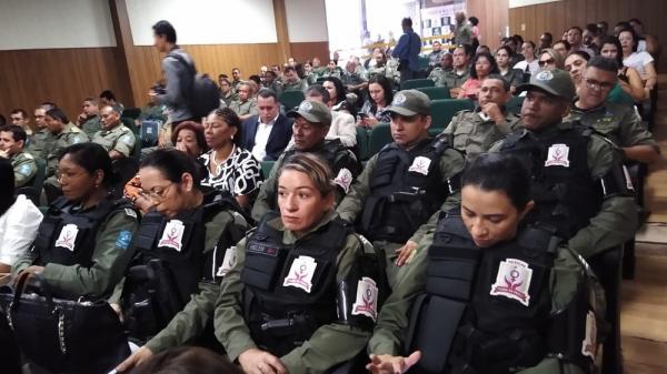 Policiais que integrarão a Patrulha Maria da Penha, em Teresina.(Imagem:Nayara Nadja/TV Clube)