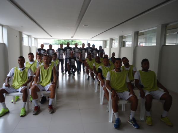 Atletas do Cori-Sabbá participam de reunião com torcida organizada.(Imagem:FlorianoNews)