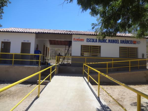 Prefeitura entrega escolas reformadas e ampliadas nas localidades Macaúba e Sapé.(Imagem:FlorianoNews)