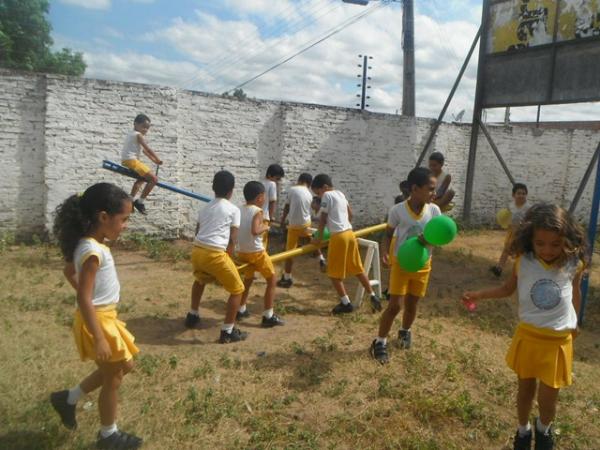  Escola Mega de Floriano realizou manhã recreativa em comemoração ao Dia da Criança.(Imagem:FlorianoNews)