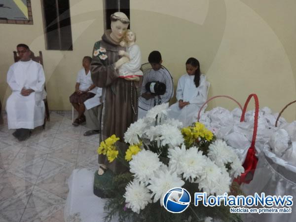  Fé e devoção marcaram o encerramento dos festejos de Santo Antônio em Floriano.(Imagem:FlorianoNews)