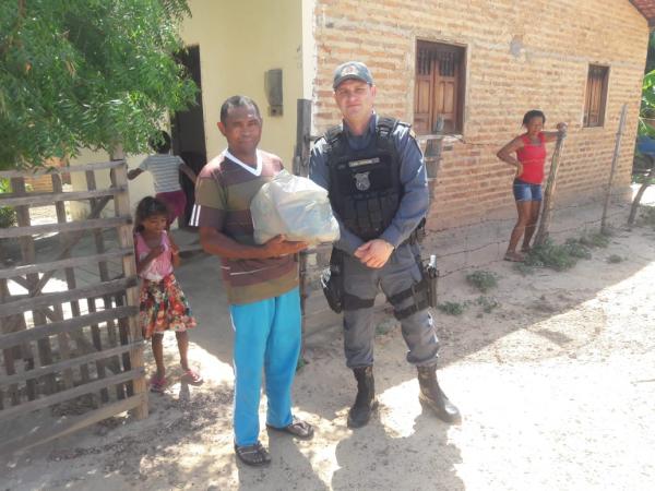 2º Pelotão do 35º Batalhão De Polícia Militar faz entrega de cestas básicas em Barão de Grajaú(Imagem:Divulgação)