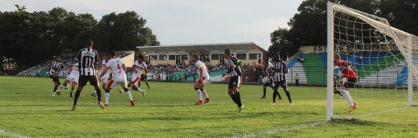 Empate diante do River-PI deu gás aos comandados de Vanin.(Imagem:Abdias Bideh/GloboEsporte.com)