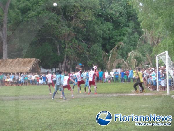 Riachinho fica com titulo do campeonato debaixo de muita chuva e confusão.(Imagem:FlorianoNews)