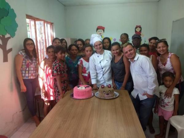 CREAS sedia curso de confeitaria em Floriano.(Imagem:SECOM)