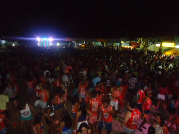 Folia na AABB de Floriano(Imagem:FlorianoNews)