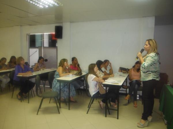 Dado início ao treinamento em sala de vacina para enfermeiros.(Imagem:FlorianoNews)