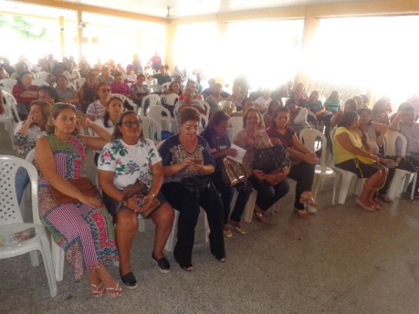 Em assembleia, educação recusa parcelamento de reajuste do piso e deflagra greve.(Imagem:FlorianoNews)