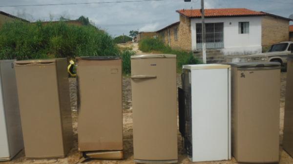 Eletrobras realizou a troca de lâmpadas e geladeiras em Floriano.(Imagem:FlorianoNews)