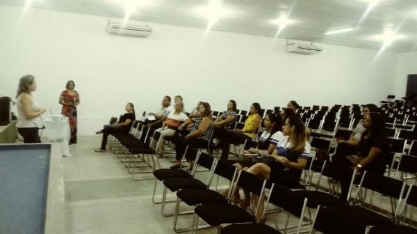 Formação do Educacenso reúne técnicos escolares da rede privada de Floriano.(Imagem:FlorianoNews)