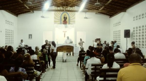 Procissão e missa marcam encerramento dos festejos de Santa Rita de Cássia.(Imagem:FlorianoNews)