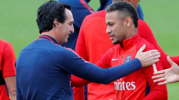 Unai Emery ressaltou que o atacante brasileiro está feliz no clube francês.(Imagem:Charles Platiau - Reuters)