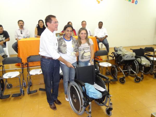 Realizada a entrega de 16 cadeiras de rodas em Floriano.(Imagem:FlorianoNews)