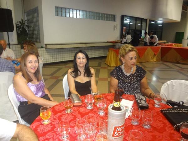 Jantar e lançamento de livro celebraram 80 anos de D. Augusto Rocha em Floriano.(Imagem:FlorianoNews)