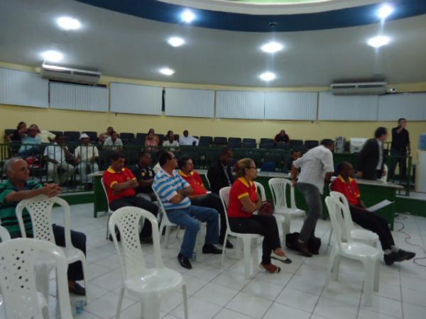 Ministério Público realizou audiência para discutir obras que estão paradas em Floriano.(Imagem:FlorianoNews)