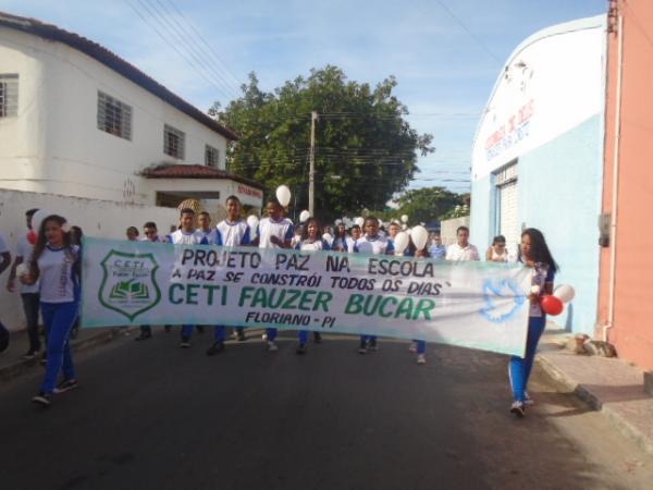 Fauzer Bucar promove Caminhada pela Paz em Floriano.(Imagem:FlorianoNews)