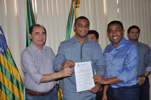 Mickael de Souza Costa, como Assessor Especial I, ligado ao gabinete do Prefeito.(Imagem:SECOM)